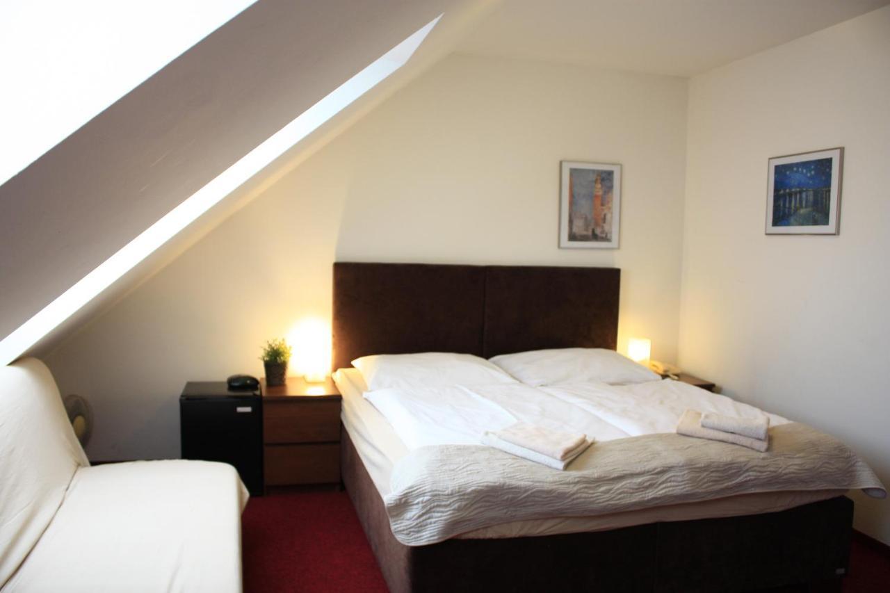 Hotel Premier Trnava Luaran gambar