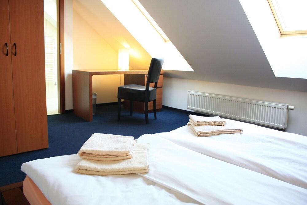 Hotel Premier Trnava Luaran gambar