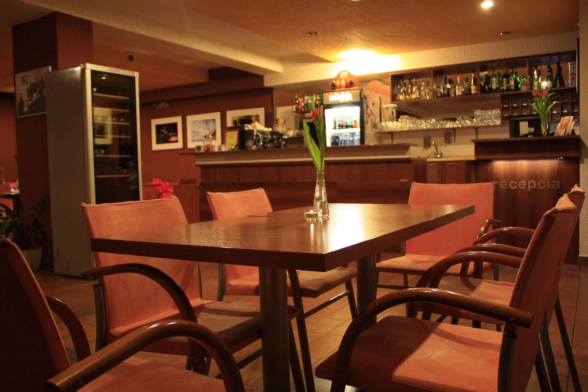 Hotel Premier Trnava Luaran gambar