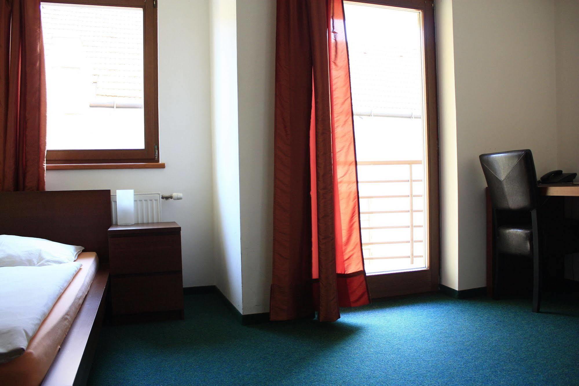 Hotel Premier Trnava Luaran gambar